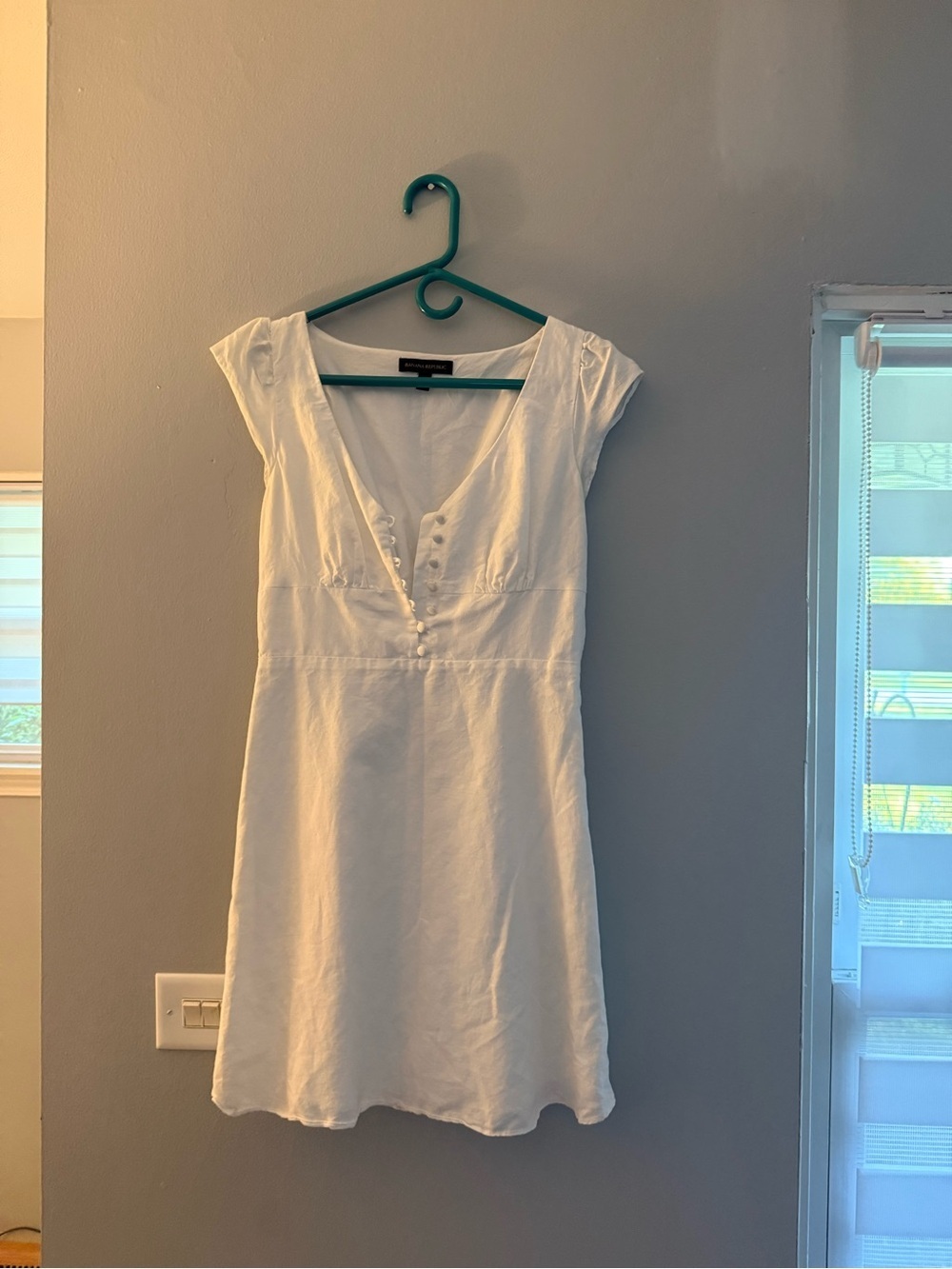 Banana Republic White V-Neck Cap Sleeve Dress - Picture 3 of 8